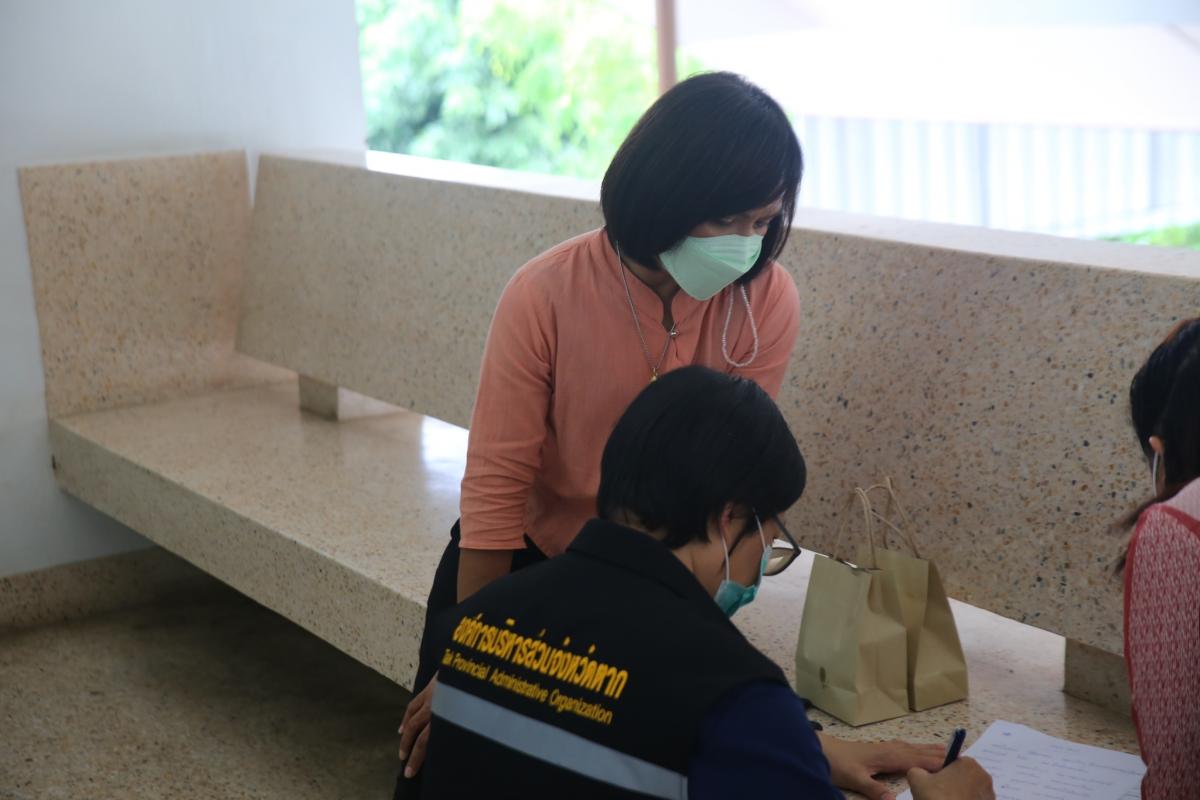 นายก อบจ.ตาก ลงพื้นที่ตรวจเยี่ยมและให้กำลังใจเจ้าหน้าที่ผู้ปฏิบัติงาน ณ โรงพยาบาลส่งเสริมสุขภาพตำบลบ้านปากห้วยไม้งาม อำเภอเมืองตาก จังหวัดตาก 