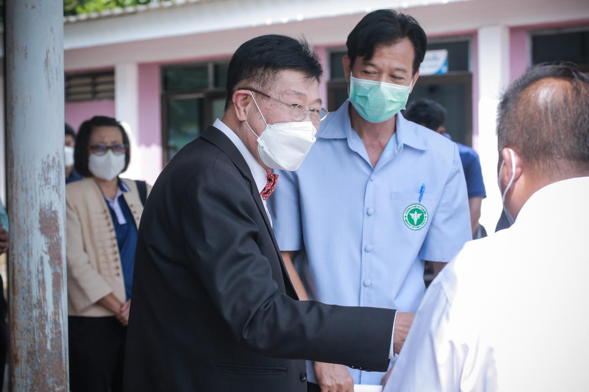 นายกองค์การบริหารส่วนจังหวัดตาก พร้อมด้วย คณะผู้บริหารและเจ้าหน้าที่ องค์การบริหารส่วนจังหวัดตาก ลงพื้นที่ตรวจเยี่ยมและให้กำลังใจเจ้าหน้าที่ผู้ปฏิบัติงาน ตามแผนการตรวจเยี่ยมพื้นที่ สถานีอนามัยเฉลิมพระเกียรติฯ และโรงพยาบาลส่งเสริมสุขภาพตำบล