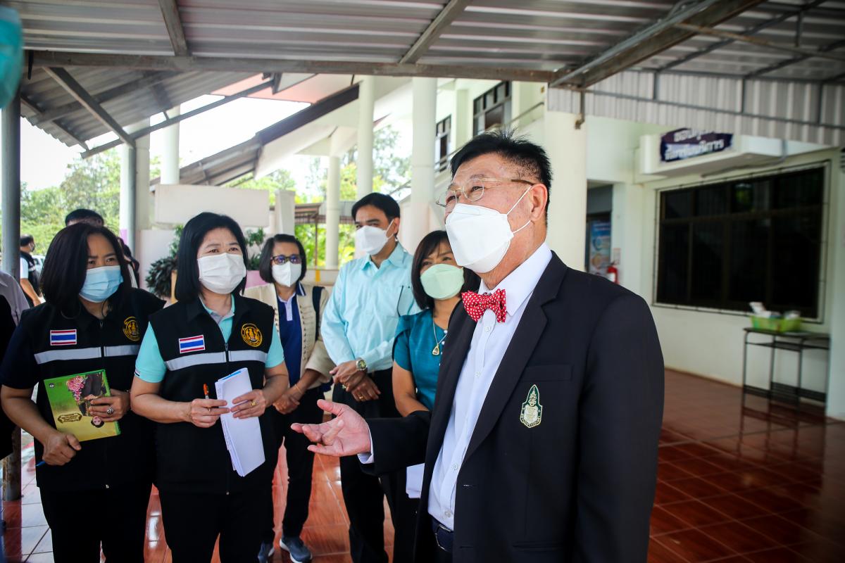 นายกองค์การบริหารส่วนจังหวัดตาก พร้อมด้วย คณะผู้บริหารและเจ้าหน้าที่ องค์การบริหารส่วนจังหวัดตาก ลงพื้นที่ตรวจเยี่ยมและให้กำลังใจเจ้าหน้าที่ผู้ปฏิบัติงาน ตามแผนการตรวจเยี่ยมพื้นที่ สถานีอนามัยเฉลิมพระเกียรติฯ และโรงพยาบาลส่งเสริมสุขภาพตำบล