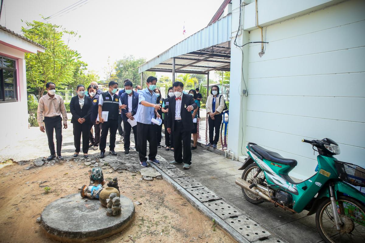 นายกองค์การบริหารส่วนจังหวัดตาก พร้อมด้วย คณะผู้บริหารและเจ้าหน้าที่ องค์การบริหารส่วนจังหวัดตาก ลงพื้นที่ตรวจเยี่ยมและให้กำลังใจเจ้าหน้าที่ผู้ปฏิบัติงาน ตามแผนการตรวจเยี่ยมพื้นที่ สถานีอนามัยเฉลิมพระเกียรติฯ และโรงพยาบาลส่งเสริมสุขภาพตำบล