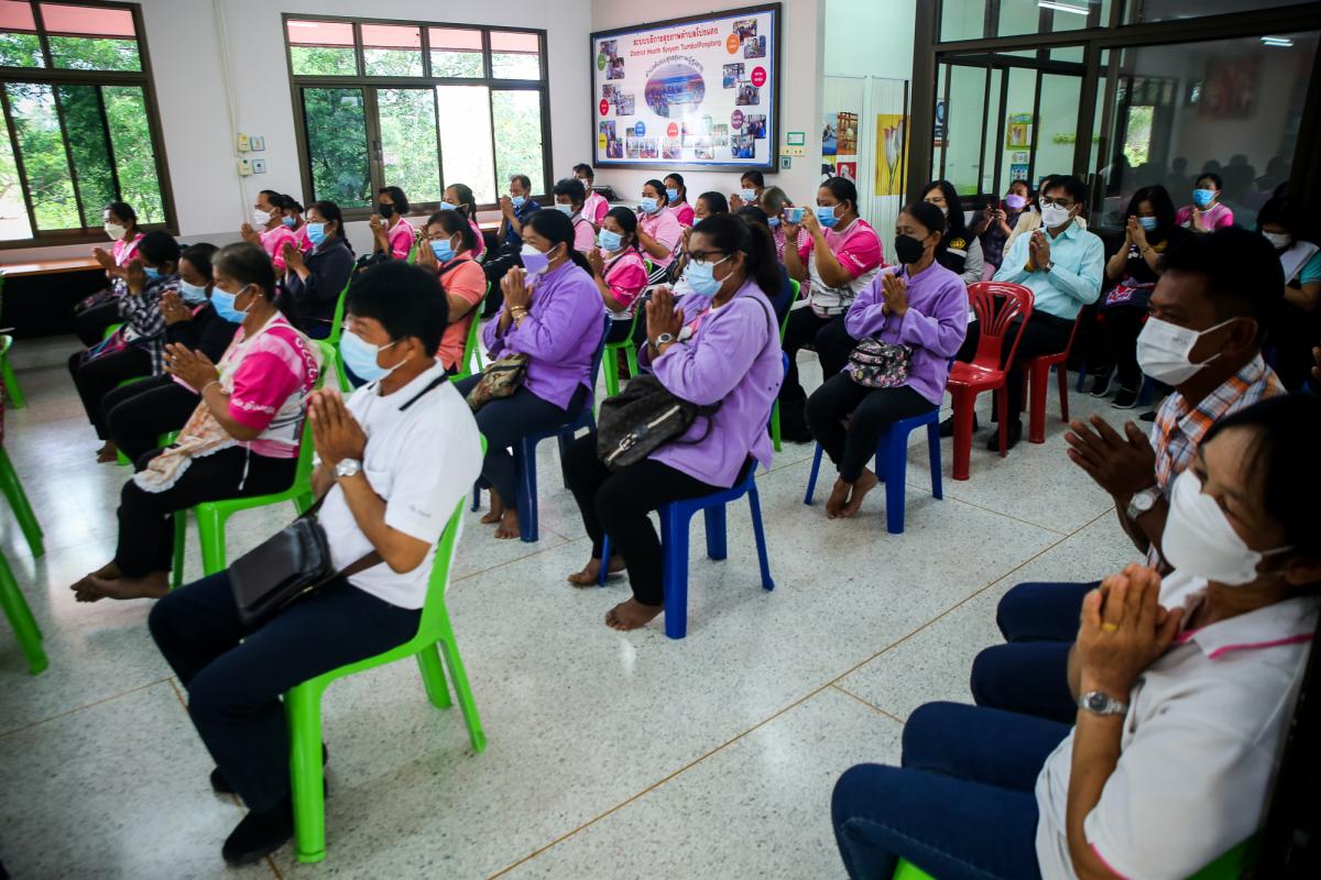 นายกองค์การบริหารส่วนจังหวัดตาก พร้อมด้วย คณะผู้บริหารและเจ้าหน้าที่ องค์การบริหารส่วนจังหวัดตาก ลงพื้นที่ตรวจเยี่ยมและให้กำลังใจเจ้าหน้าที่ผู้ปฏิบัติงาน ตามแผนการตรวจเยี่ยมพื้นที่ สถานีอนามัยเฉลิมพระเกียรติฯ และโรงพยาบาลส่งเสริมสุขภาพตำบล