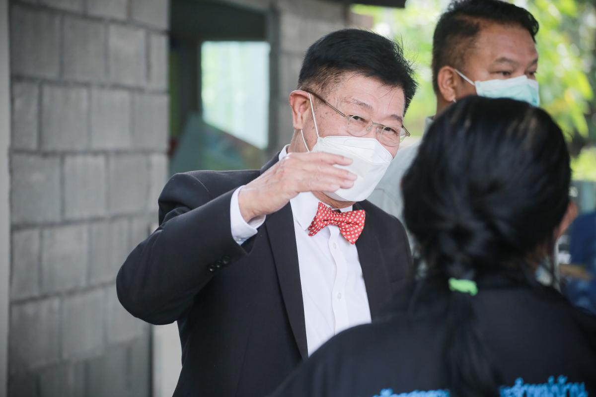 นายกองค์การบริหารส่วนจังหวัดตาก พร้อมด้วย คณะผู้บริหารและเจ้าหน้าที่ องค์การบริหารส่วนจังหวัดตาก ลงพื้นที่ตรวจเยี่ยมและให้กำลังใจเจ้าหน้าที่ผู้ปฏิบัติงาน ตามแผนการตรวจเยี่ยมพื้นที่ สถานีอนามัยเฉลิมพระเกียรติฯ และโรงพยาบาลส่งเสริมสุขภาพตำบล