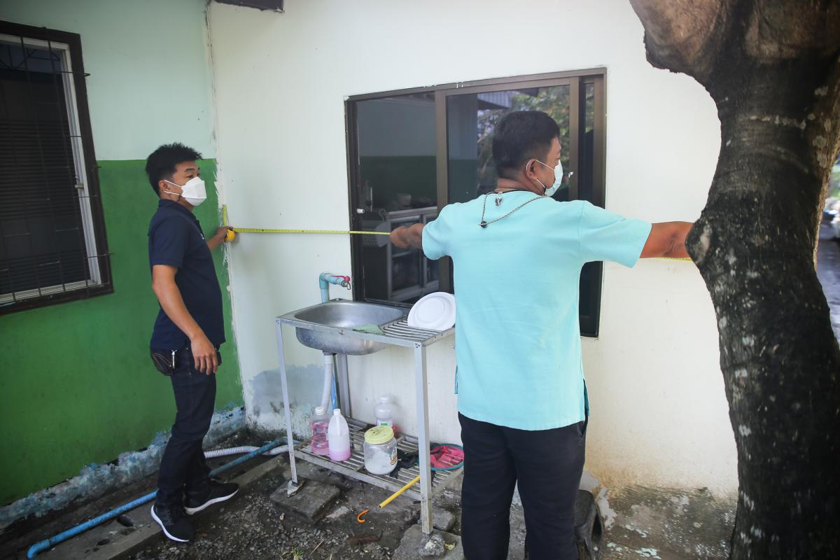 นายกองค์การบริหารส่วนจังหวัดตาก พร้อมด้วย คณะผู้บริหารและเจ้าหน้าที่ องค์การบริหารส่วนจังหวัดตาก ลงพื้นที่ตรวจเยี่ยมและให้กำลังใจเจ้าหน้าที่ผู้ปฏิบัติงาน ตามแผนการตรวจเยี่ยมพื้นที่ สถานีอนามัยเฉลิมพระเกียรติฯ และโรงพยาบาลส่งเสริมสุขภาพตำบล