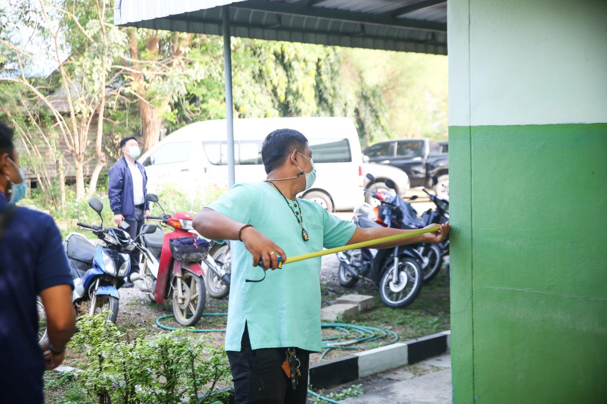 นายกองค์การบริหารส่วนจังหวัดตาก พร้อมด้วย คณะผู้บริหารและเจ้าหน้าที่ องค์การบริหารส่วนจังหวัดตาก ลงพื้นที่ตรวจเยี่ยมและให้กำลังใจเจ้าหน้าที่ผู้ปฏิบัติงาน ตามแผนการตรวจเยี่ยมพื้นที่ สถานีอนามัยเฉลิมพระเกียรติฯ และโรงพยาบาลส่งเสริมสุขภาพตำบล