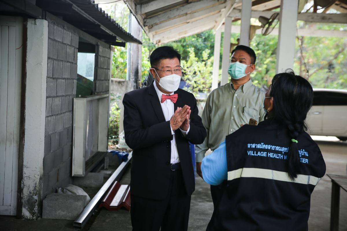 นายกองค์การบริหารส่วนจังหวัดตาก พร้อมด้วย คณะผู้บริหารและเจ้าหน้าที่ องค์การบริหารส่วนจังหวัดตาก ลงพื้นที่ตรวจเยี่ยมและให้กำลังใจเจ้าหน้าที่ผู้ปฏิบัติงาน ตามแผนการตรวจเยี่ยมพื้นที่ สถานีอนามัยเฉลิมพระเกียรติฯ และโรงพยาบาลส่งเสริมสุขภาพตำบล