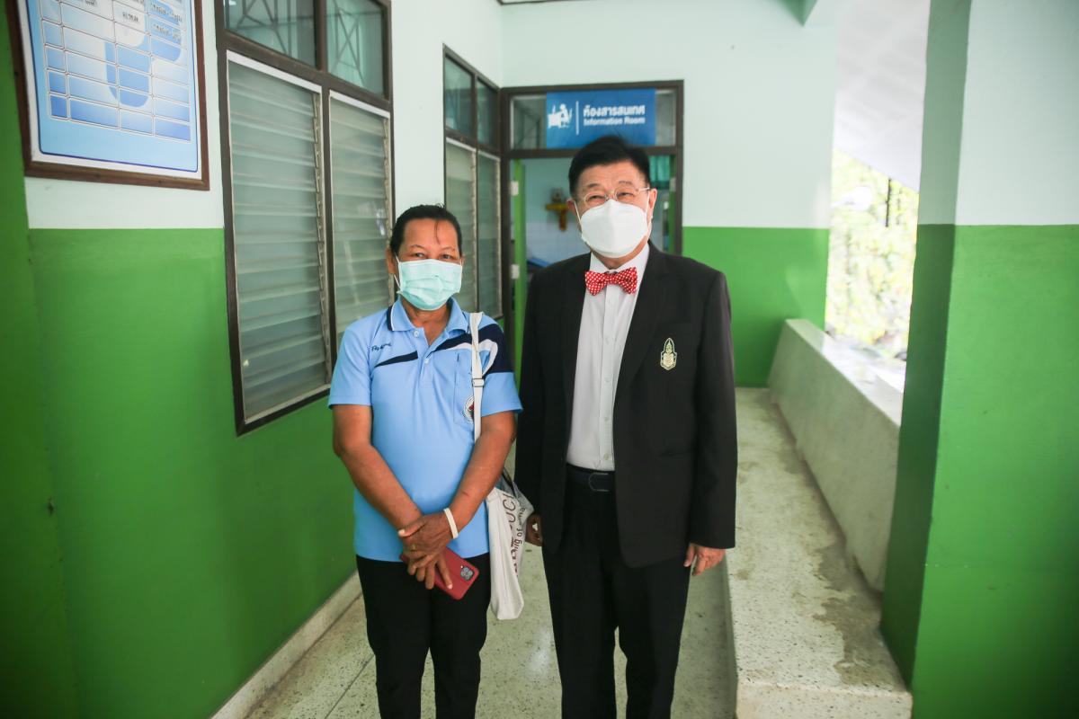 นายกองค์การบริหารส่วนจังหวัดตาก พร้อมด้วย คณะผู้บริหารและเจ้าหน้าที่ องค์การบริหารส่วนจังหวัดตาก ลงพื้นที่ตรวจเยี่ยมและให้กำลังใจเจ้าหน้าที่ผู้ปฏิบัติงาน ตามแผนการตรวจเยี่ยมพื้นที่ สถานีอนามัยเฉลิมพระเกียรติฯ และโรงพยาบาลส่งเสริมสุขภาพตำบล