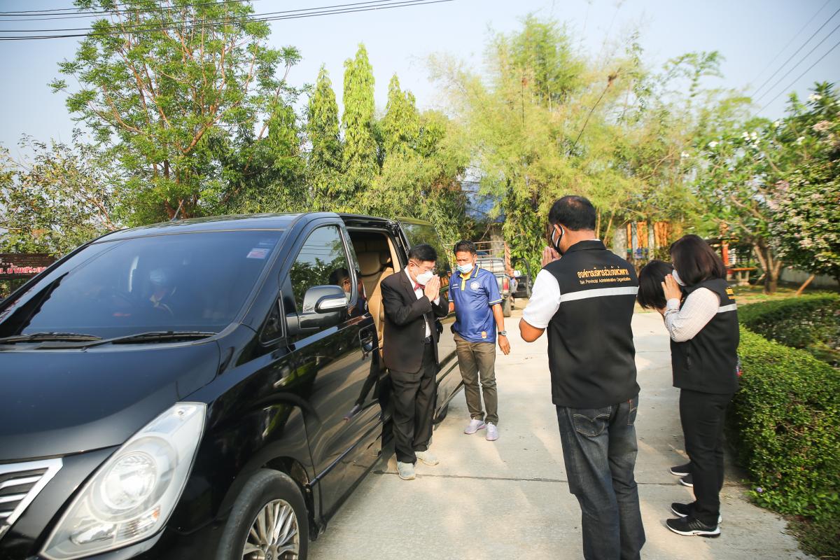 นายกองค์การบริหารส่วนจังหวัดตาก พร้อมด้วย คณะผู้บริหารและเจ้าหน้าที่ องค์การบริหารส่วนจังหวัดตาก ลงพื้นที่ตรวจเยี่ยมและให้กำลังใจเจ้าหน้าที่ผู้ปฏิบัติงาน ตามแผนการตรวจเยี่ยมพื้นที่ สถานีอนามัยเฉลิมพระเกียรติฯ และโรงพยาบาลส่งเสริมสุขภาพตำบล