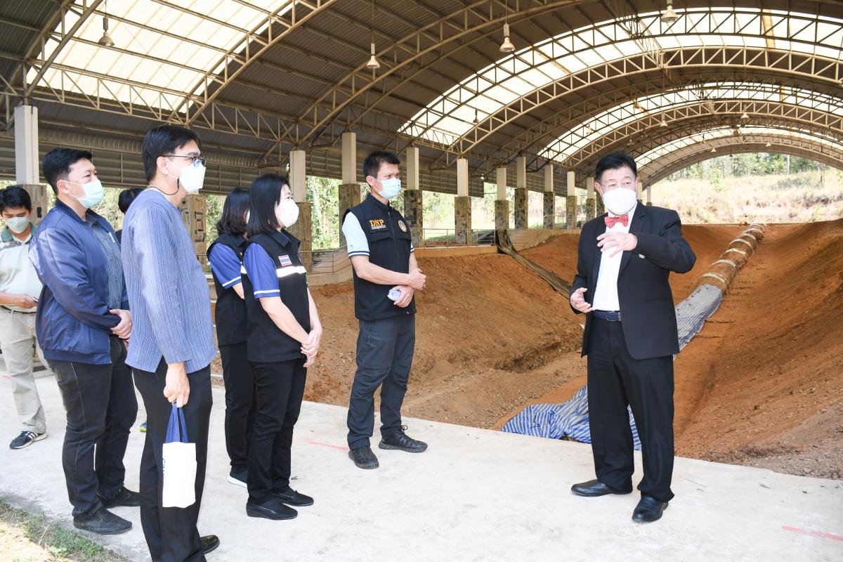 นายณัฐวุฒิ ทวีเกื้อกูลกิจ นายกองค์การบริหารส่วนจังหวัดตาก ในฐานะผู้อำนวยการอุทยานธรณีไม้กลายเป็นหินตาก เป็นประธานในพิธีเปิดโครงการอบรมมัคคุเทศก์คืนถิ่น รุ่นที่ 1 ประจำปีงบประมาณ พ.ศ. 2565