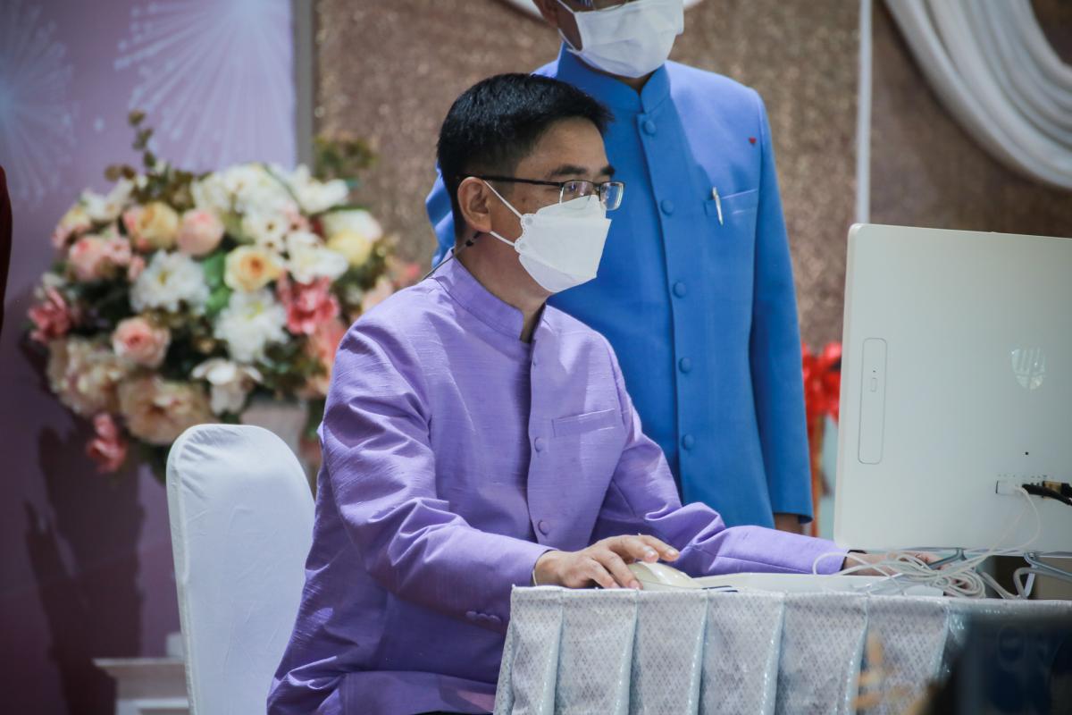 ายกองค์การบริหารส่วนจังหวัดตาก มอบหมายให้ นายฑีฆะพล ทวีเกื้อกูลกิจ รองนายกองค์การบริหารส่วนจังหวัดตาก ร่วมเป็นเกียรติในงานโครงการล้านโดส ล้านใจ ล้านความห่วงใยเพื่อชาวตาก