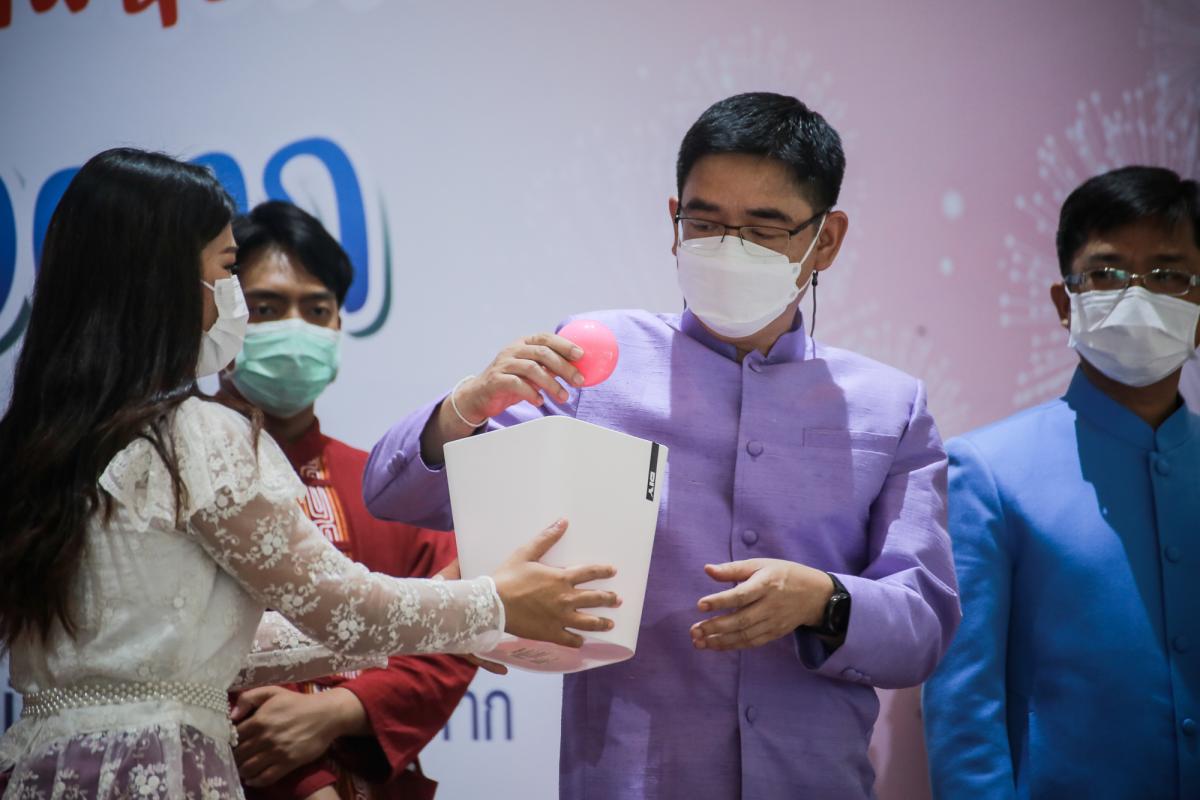 ายกองค์การบริหารส่วนจังหวัดตาก มอบหมายให้ นายฑีฆะพล ทวีเกื้อกูลกิจ รองนายกองค์การบริหารส่วนจังหวัดตาก ร่วมเป็นเกียรติในงานโครงการล้านโดส ล้านใจ ล้านความห่วงใยเพื่อชาวตาก