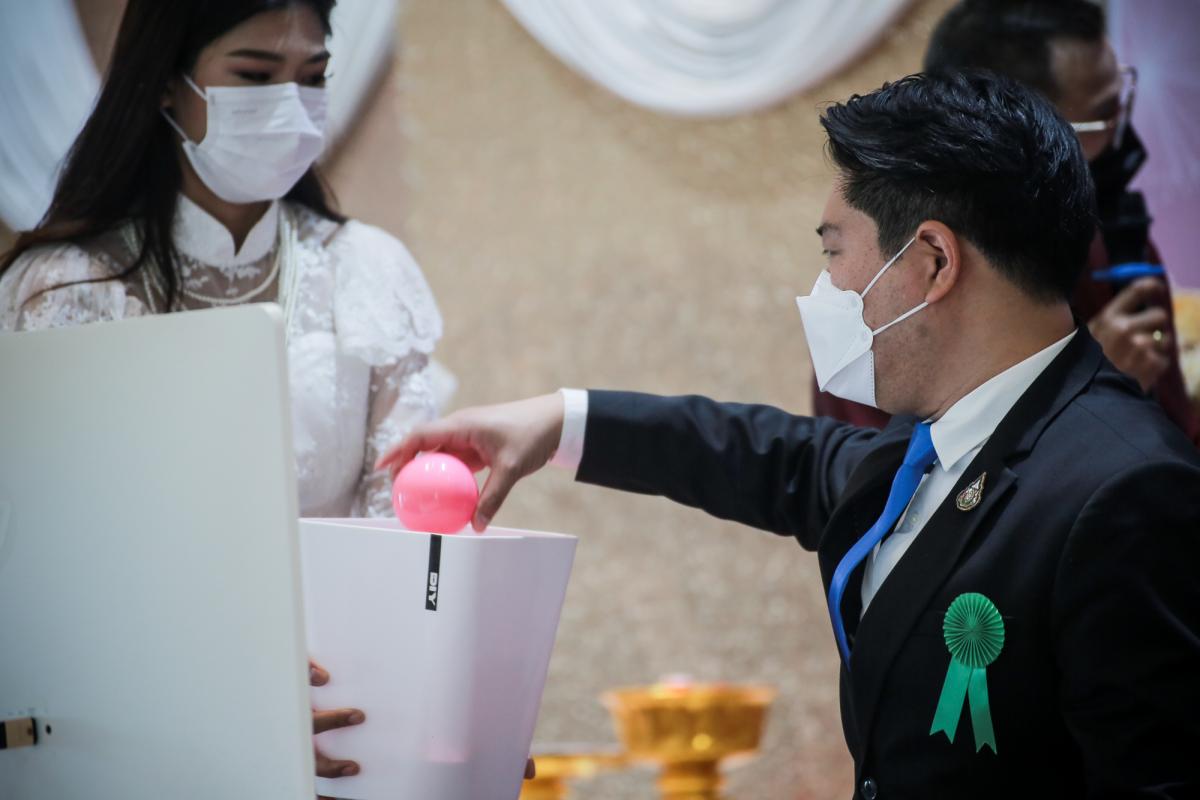 ายกองค์การบริหารส่วนจังหวัดตาก มอบหมายให้ นายฑีฆะพล ทวีเกื้อกูลกิจ รองนายกองค์การบริหารส่วนจังหวัดตาก ร่วมเป็นเกียรติในงานโครงการล้านโดส ล้านใจ ล้านความห่วงใยเพื่อชาวตาก