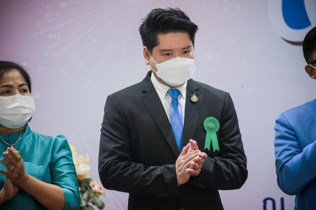 ายกองค์การบริหารส่วนจังหวัดตาก มอบหมายให้ นายฑีฆะพล ทวีเกื้อกูลกิจ รองนายกองค์การบริหารส่วนจังหวัดตาก ร่วมเป็นเกียรติในงานโครงการล้านโดส ล้านใจ ล้านความห่วงใยเพื่อชาวตาก