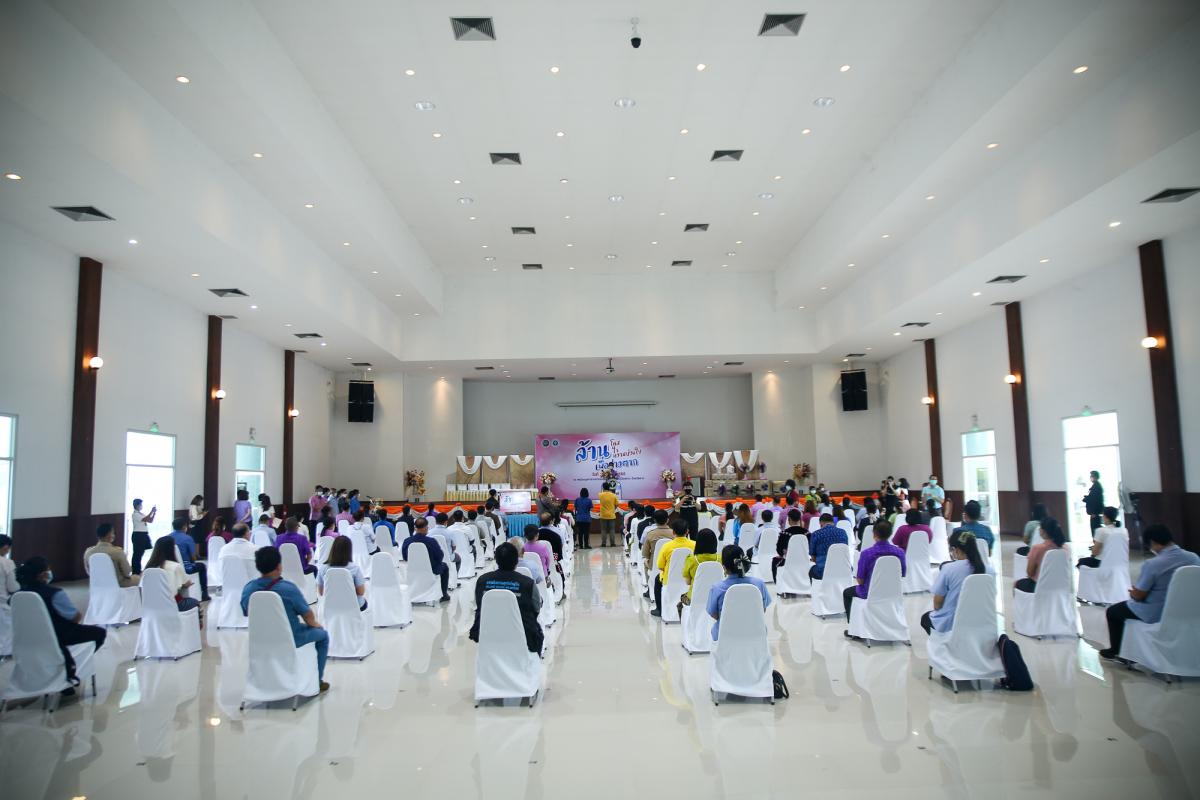 ายกองค์การบริหารส่วนจังหวัดตาก มอบหมายให้ นายฑีฆะพล ทวีเกื้อกูลกิจ รองนายกองค์การบริหารส่วนจังหวัดตาก ร่วมเป็นเกียรติในงานโครงการล้านโดส ล้านใจ ล้านความห่วงใยเพื่อชาวตาก