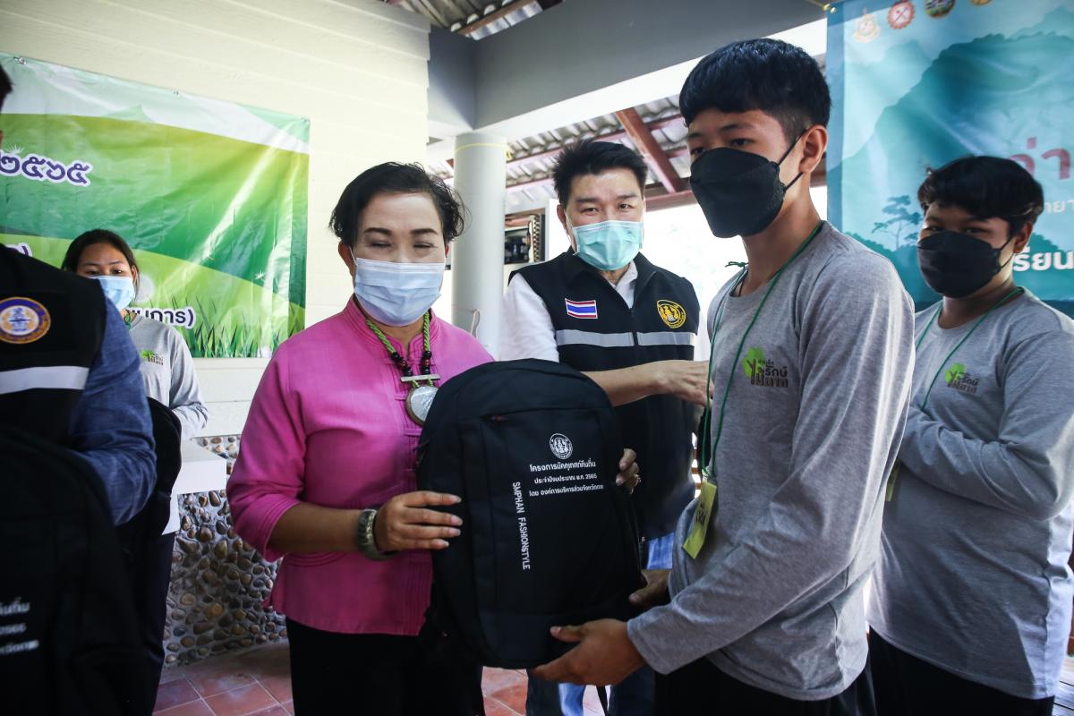 นายก อบจ.ตาก เป็นประธานในพิธีเปิดโครงการอบรมมัคคุเทศก์คืนถิ่น รุ่นที่ 2 “กิจกรรมค่ายเด็กรักษ์ไม้ตาก” ประจำปีงบประมาณ พ.ศ. 2565