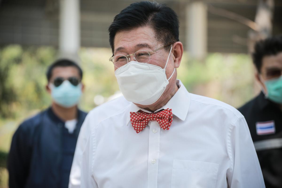 นายกองค์การบริหารส่วนจังหวัดตาก ได้มอบหมายให้ สำนักช่าง องค์การบริหารส่วนจังหวัดตาก นำเจ้าหน้าที่ ลงพื้นที่ร่วมดำเนินการ จัดเรียงหินกรวด ในบริเวณ ไม้กลายเป็นหิน ต้นที่ 1