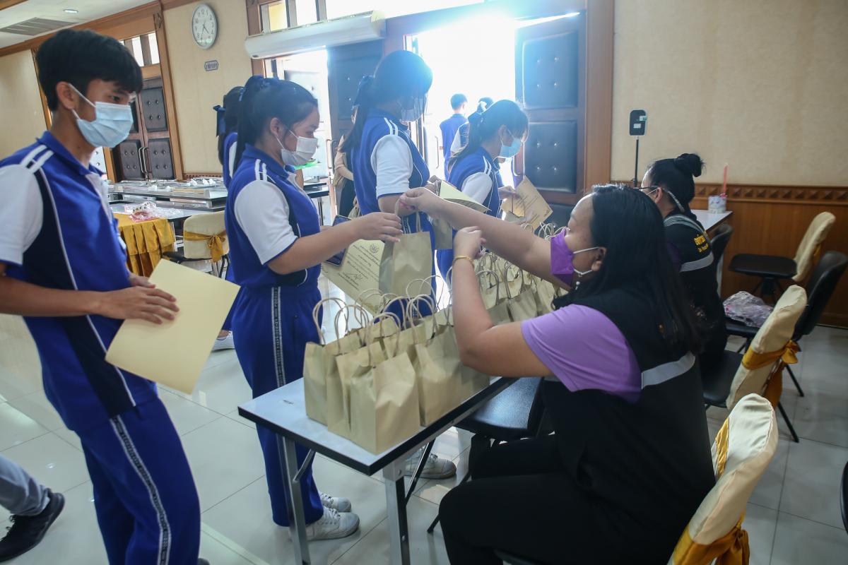 นายฑีฆะพล ทวีเกื้อกูลกิจ รองนายกองค์การบริหารส่วนจังหวัดตาก เป็นประธานปิดโครงการจัดการขยะแบบมีส่วนร่วมตามหลัก 3rs รุ่นที่ 2 ให้กับกลุ่มนักเรียนจากโรงเรียนผดุงปัญญา จำนวน 50 คน