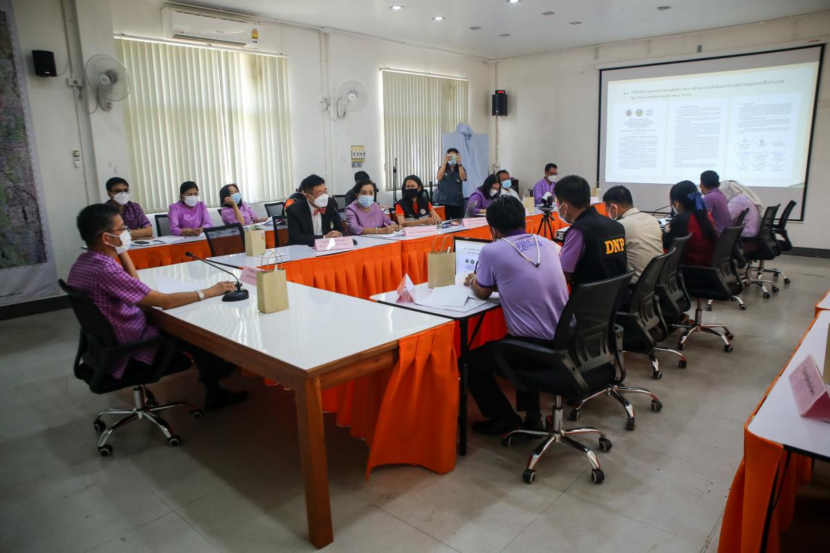 นายก อบจ.ตาก ในฐานะ ผู้อำนวยการอุทยานธรณีไม้กลายเป็นหินตาก เข้าร่วมการประชุมหารือเตรียมความพร้อมการจัดงานบันทึกสถิติโลกไม้กลายเป็นหินที่ยาวที่สุดในโลก Guinness World Records (GWR)