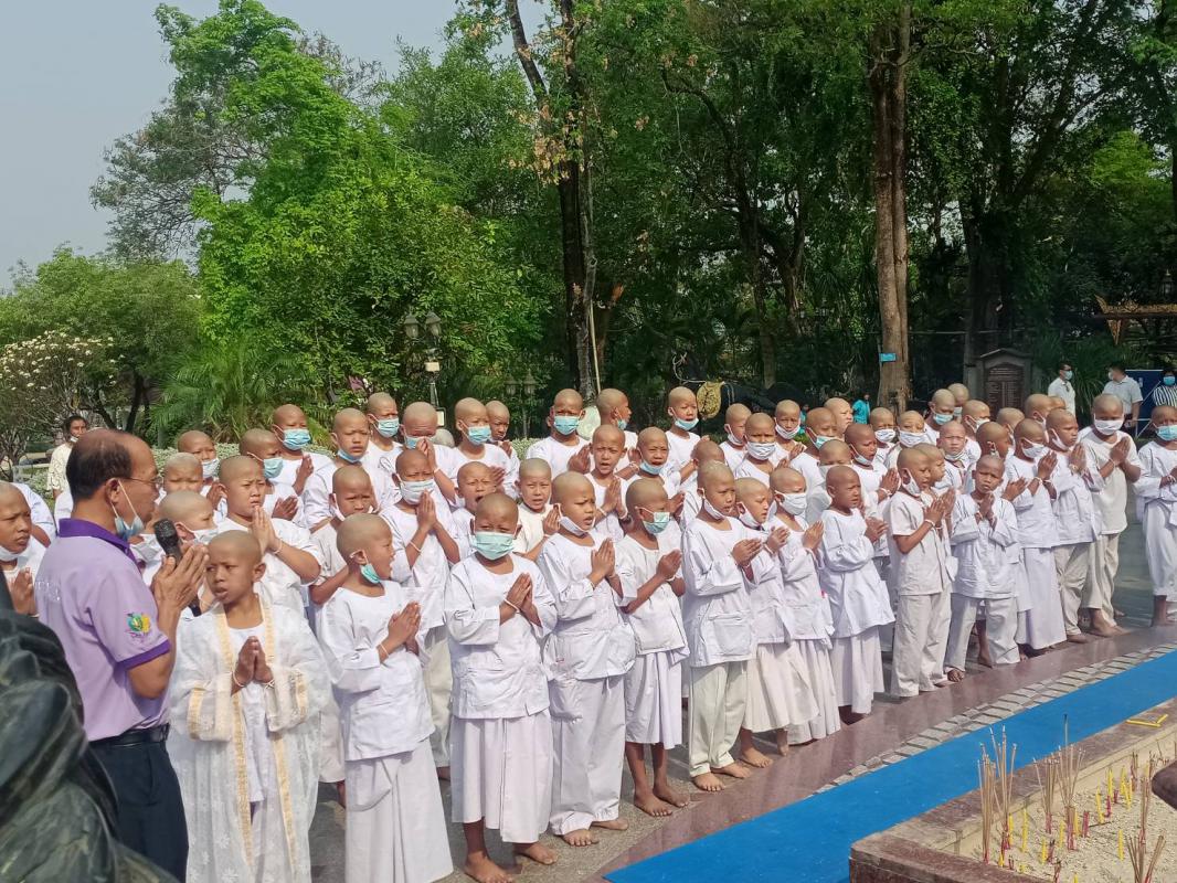 ขบวนแห่โครงการบรรพชาสามเณรภาคฤดูร้อนเฉลิมพระเกียรติ