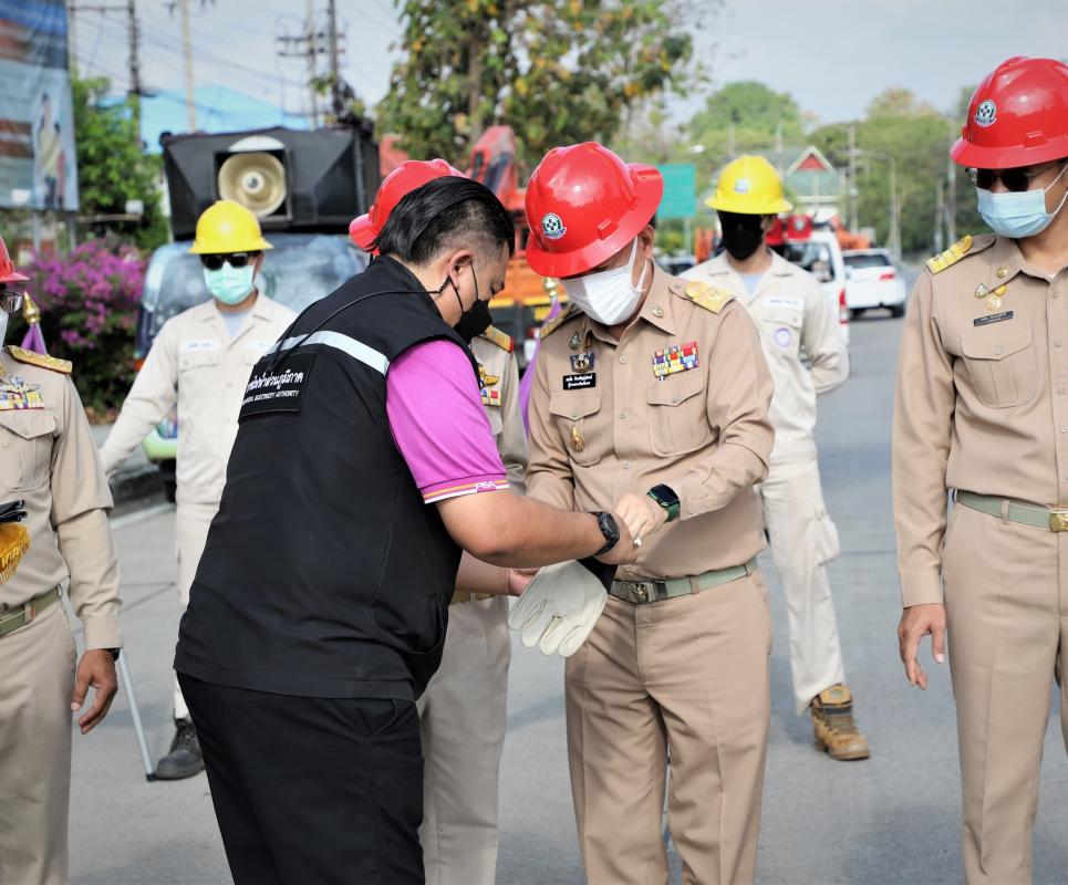 เข้าร่วมพิธีเปิดงานรื้อถอนระบบจำหน่ายไฟฟ้า และระบบสายสื่อสาร ตามโครงการปรับปรุงระบบจำหน่ายไฟฟ้า เป็นเคเบิลใต้ดิน 1 จังหวัด 1 ถนน เพื่อเฉลิมพระเกียรติ ( Under Ground Cable )