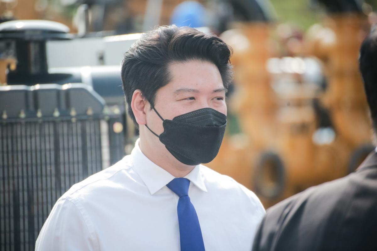 นายณัฐวุฒิ ทวีเกื้อกูลกิจ นายกองค์การบริหารส่วนจังหวัดตาก และ ว่าที่ ดร.ฑีฆะพล ทวีเกื้อกูลกิจ รองนายกองค์การบริหารส่วนจังหวัดตาก พร้อมด้วยคณะผู้บริหารและหัวหน้าส่วนราชการ ตรวจติดตามการจัดซื้อเครื่องสูบน้ำที่ทางสำนักช่าง