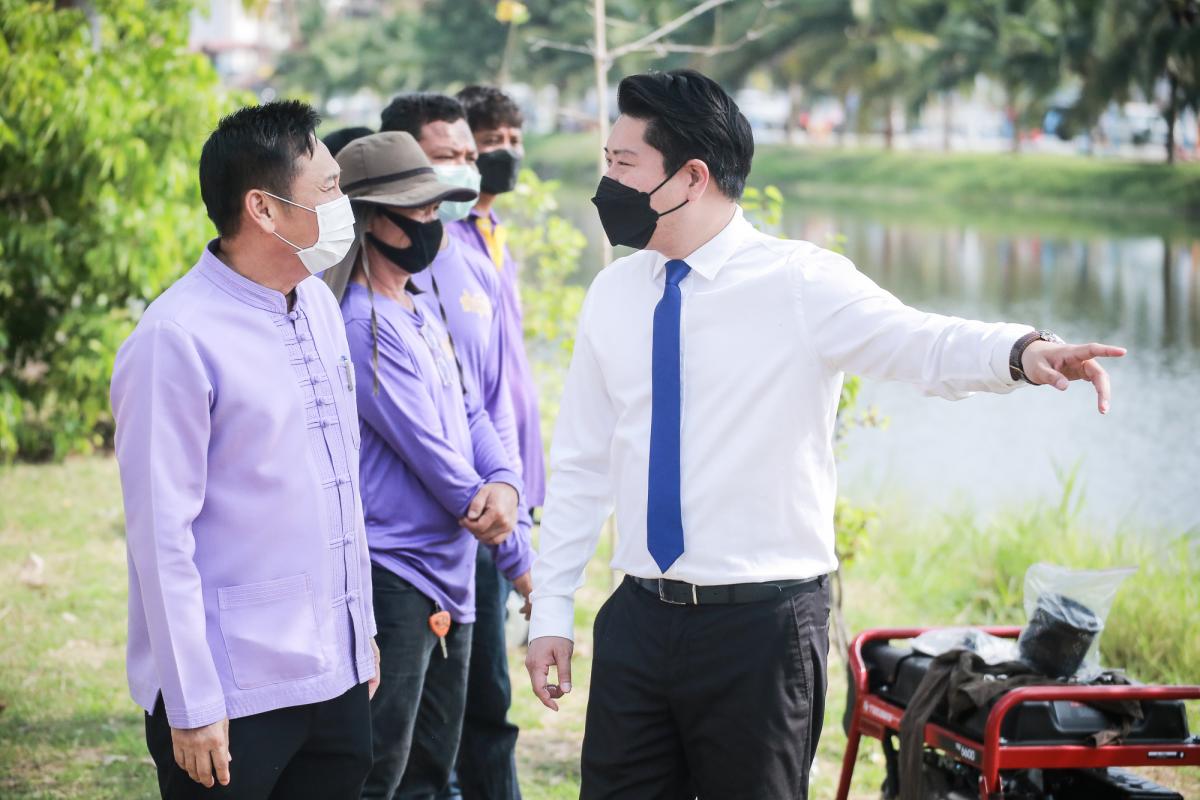 นายณัฐวุฒิ ทวีเกื้อกูลกิจ นายกองค์การบริหารส่วนจังหวัดตาก และ ว่าที่ ดร.ฑีฆะพล ทวีเกื้อกูลกิจ รองนายกองค์การบริหารส่วนจังหวัดตาก พร้อมด้วยคณะผู้บริหารและหัวหน้าส่วนราชการ ตรวจติดตามการจัดซื้อเครื่องสูบน้ำที่ทางสำนักช่าง