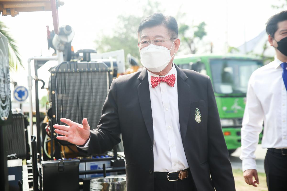 นายณัฐวุฒิ ทวีเกื้อกูลกิจ นายกองค์การบริหารส่วนจังหวัดตาก และ ว่าที่ ดร.ฑีฆะพล ทวีเกื้อกูลกิจ รองนายกองค์การบริหารส่วนจังหวัดตาก พร้อมด้วยคณะผู้บริหารและหัวหน้าส่วนราชการ ตรวจติดตามการจัดซื้อเครื่องสูบน้ำที่ทางสำนักช่าง