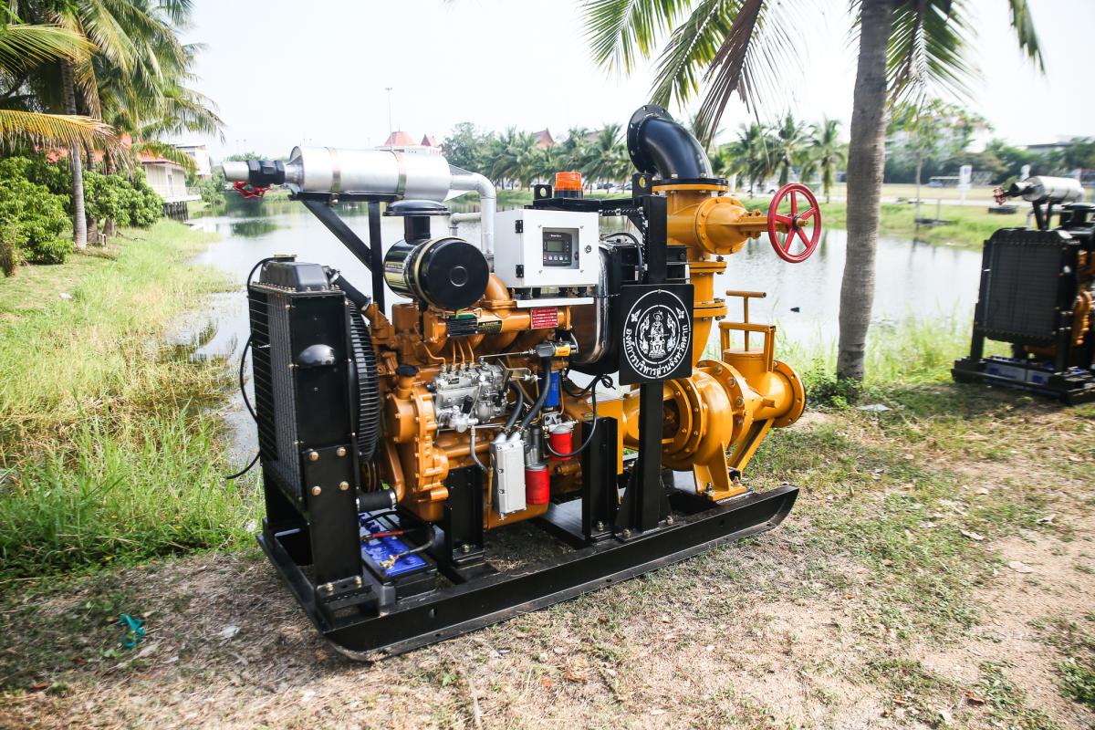 นายณัฐวุฒิ ทวีเกื้อกูลกิจ นายกองค์การบริหารส่วนจังหวัดตาก และ ว่าที่ ดร.ฑีฆะพล ทวีเกื้อกูลกิจ รองนายกองค์การบริหารส่วนจังหวัดตาก พร้อมด้วยคณะผู้บริหารและหัวหน้าส่วนราชการ ตรวจติดตามการจัดซื้อเครื่องสูบน้ำที่ทางสำนักช่าง