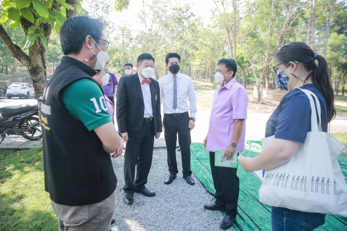 นายกองค์การบริหารส่วนจังหวัดตาก ในฐานะผู้อำนวยการอุทยานธรณีไม้กลายเป็นหินตากร่วมประชุมกับคณะกรมทรัพยากรธรณีเพื่อหารือเรื่องการจัดงาน บันทึกสถิติโลก “ไม้กลายเป็นหินที่ยาวที่สุดในโลก” ต่อ Guinness World Records