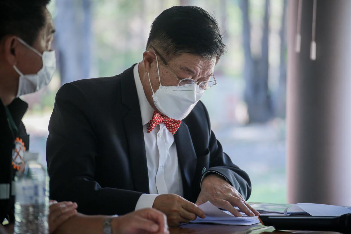 นายกองค์การบริหารส่วนจังหวัดตาก ในฐานะผู้อำนวยการอุทยานธรณีไม้กลายเป็นหินตากร่วมประชุมกับคณะกรมทรัพยากรธรณีเพื่อหารือเรื่องการจัดงาน บันทึกสถิติโลก “ไม้กลายเป็นหินที่ยาวที่สุดในโลก” ต่อ Guinness World Records