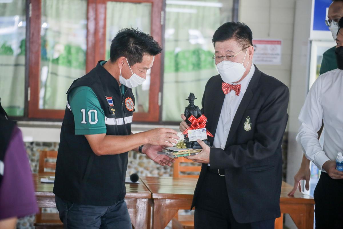 นายกองค์การบริหารส่วนจังหวัดตาก ในฐานะผู้อำนวยการอุทยานธรณีไม้กลายเป็นหินตากร่วมประชุมกับคณะกรมทรัพยากรธรณีเพื่อหารือเรื่องการจัดงาน บันทึกสถิติโลก “ไม้กลายเป็นหินที่ยาวที่สุดในโลก” ต่อ Guinness World Records