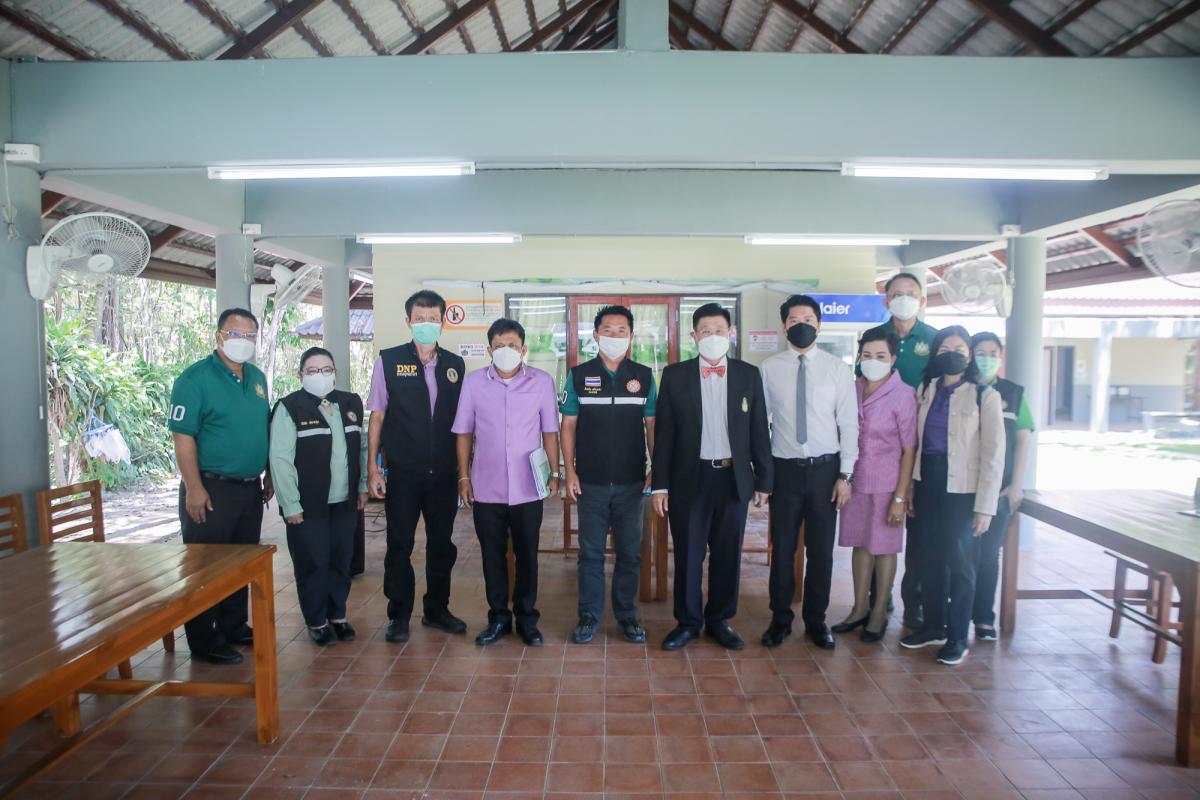 นายกองค์การบริหารส่วนจังหวัดตาก ในฐานะผู้อำนวยการอุทยานธรณีไม้กลายเป็นหินตากร่วมประชุมกับคณะกรมทรัพยากรธรณีเพื่อหารือเรื่องการจัดงาน บันทึกสถิติโลก “ไม้กลายเป็นหินที่ยาวที่สุดในโลก” ต่อ Guinness World Records