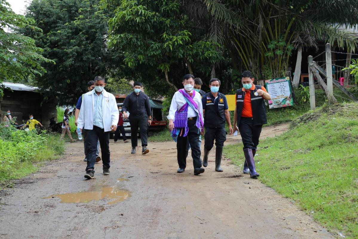 นายก อบจ.ตาก ลงพื้นที่สำรวจความเสียหาย และเร่งจัดหางบประมาณก่อสร้างสะพานข้ามลำห้วย ในพื้นที่ อำเภออุ้มผาง