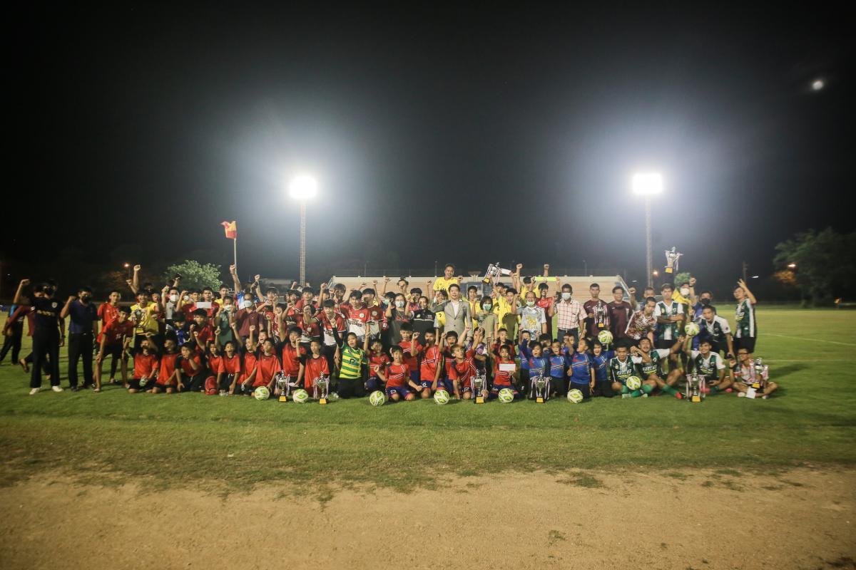 ว่าที่ ดร.ฑีฆะพล ทวีเกื้อกูลกิจ รองนายกองค์การบริหารส่วนจังหวัดตาก เป็นประธานในพิธีปิด โครงการแข่งขันกีฬา อบจ.ตาก คัพ ครั้งที่ 3