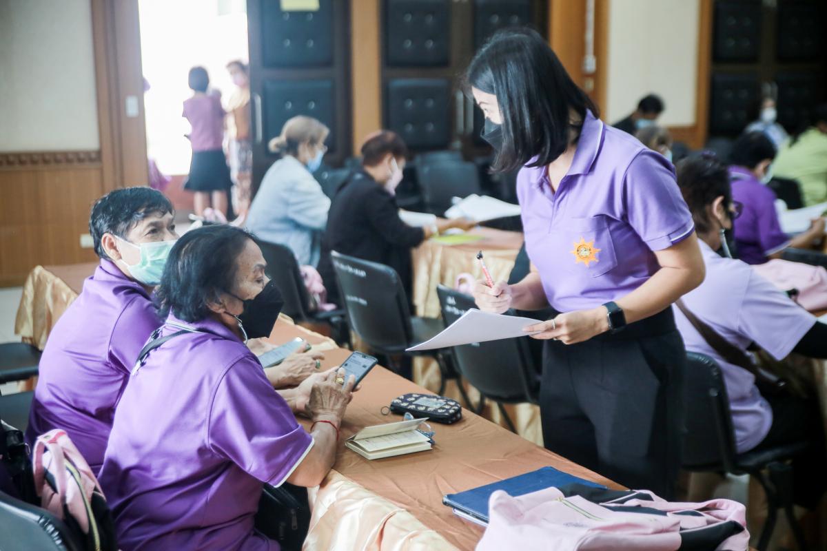 นายกองค์การบริหารส่วนจังหวัดตาก เป็นประธานในพิธีเปิดโครงการฝึกอบรมส่งเสริมการดูแลสุขภาพอนามัยที่ดีของสตรีและบุคคลในครอบครัว ประจำปีงบประมาณ พ.ศ. 2565 พร้อมด้วยว่าที่ ดร.ฑีฆะพล ทวีเกื้อกูลกิจ รองนายกองค์การบริหารส่วนจังหวัดตาก 