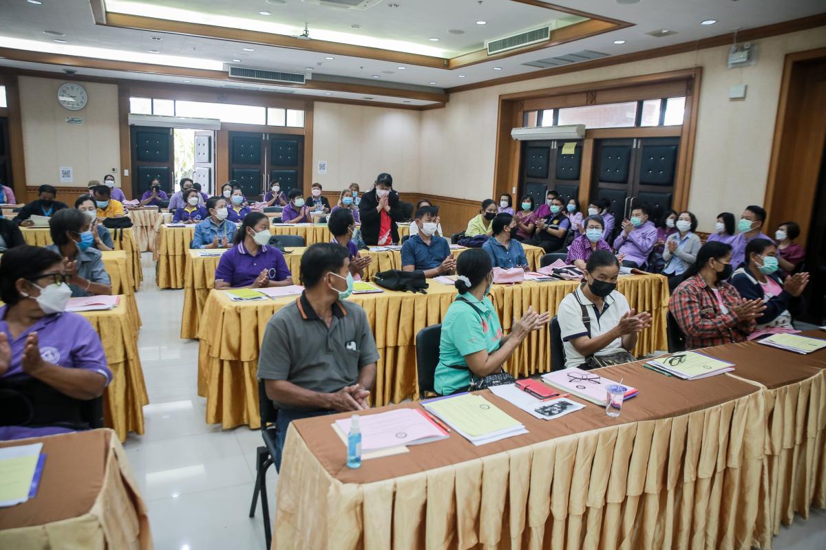 นายกองค์การบริหารส่วนจังหวัดตาก เป็นประธานในพิธีเปิดโครงการฝึกอบรมส่งเสริมการดูแลสุขภาพอนามัยที่ดีของสตรีและบุคคลในครอบครัว ประจำปีงบประมาณ พ.ศ. 2565 พร้อมด้วยว่าที่ ดร.ฑีฆะพล ทวีเกื้อกูลกิจ รองนายกองค์การบริหารส่วนจังหวัดตาก 