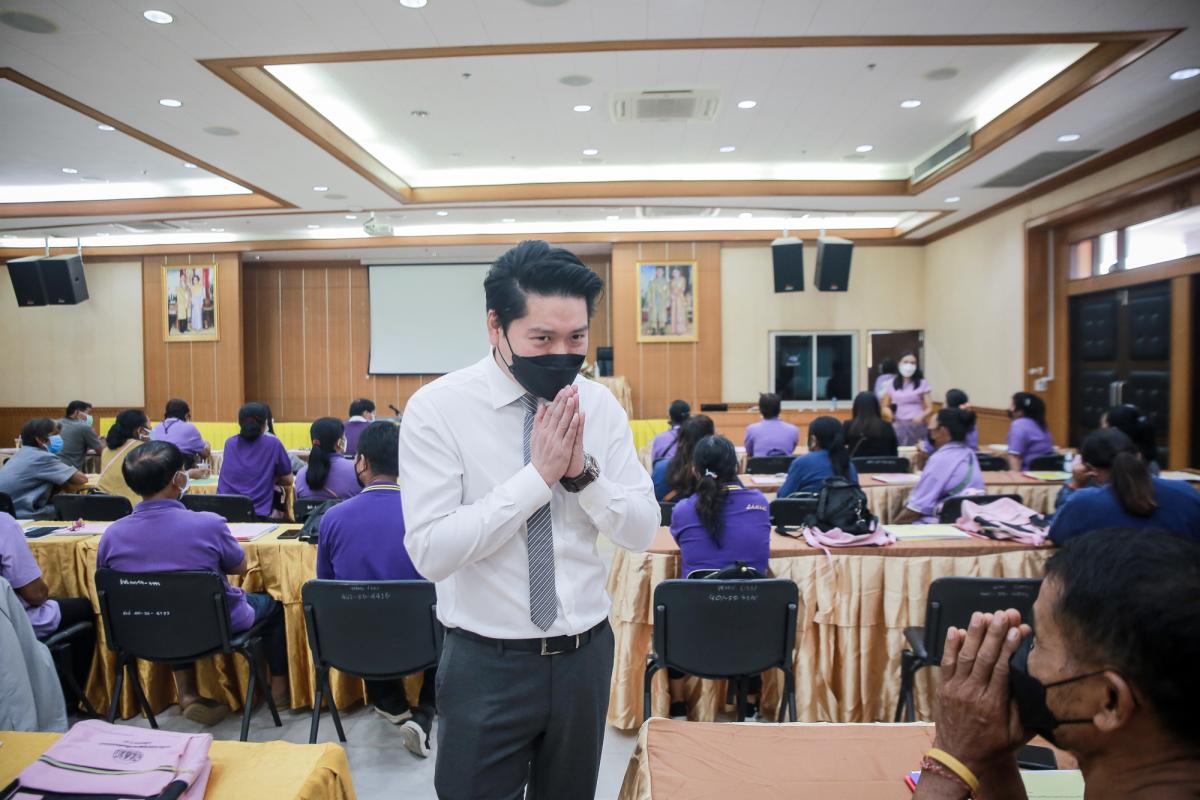 นายกองค์การบริหารส่วนจังหวัดตาก เป็นประธานในพิธีเปิดโครงการฝึกอบรมส่งเสริมการดูแลสุขภาพอนามัยที่ดีของสตรีและบุคคลในครอบครัว ประจำปีงบประมาณ พ.ศ. 2565 พร้อมด้วยว่าที่ ดร.ฑีฆะพล ทวีเกื้อกูลกิจ รองนายกองค์การบริหารส่วนจังหวัดตาก 