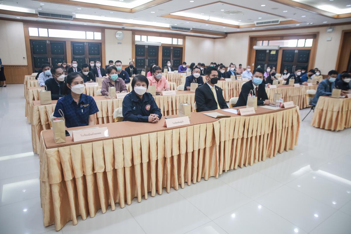 รองนายกองค์การบริหารส่วนจังหวัดตาก เป็นประธานในพิธีเปิดโครงการเงินอุดหนุนเพื่อจัดหาสื่อการเรียนการสอน และมอบเงินอุดหนุนด้านการศึกษา ขององค์การบริหารส่วนจังหวัดตาก ประจำปีงบประมาณ พ.ศ.2565