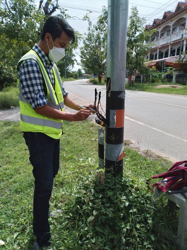 นายกองค์การบริหารส่วนจังหวัดตาก ได้มอบหมายให้เจ้าหน้าที่ ฝ่ายก่อสร้างและซ่อมบำรุง สำนักการช่าง องค์การบริหารส่วนจังหวัดตาก ลงพื้นที่ปฏิบัติงานสำรวจและบำรุงรักษาระบบไฟฟ้าสาธารณะ