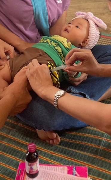 9 มีนาคม 2566 จนท.รพ.สต.บ้านสันป่าไร่ ออกหน่วยฉีดวัคซีน,เจาะเลือดตรวจhct,จ่ายยาpara syr,ferrous syr เด็กม.6 บ้านห้วยกระทิง