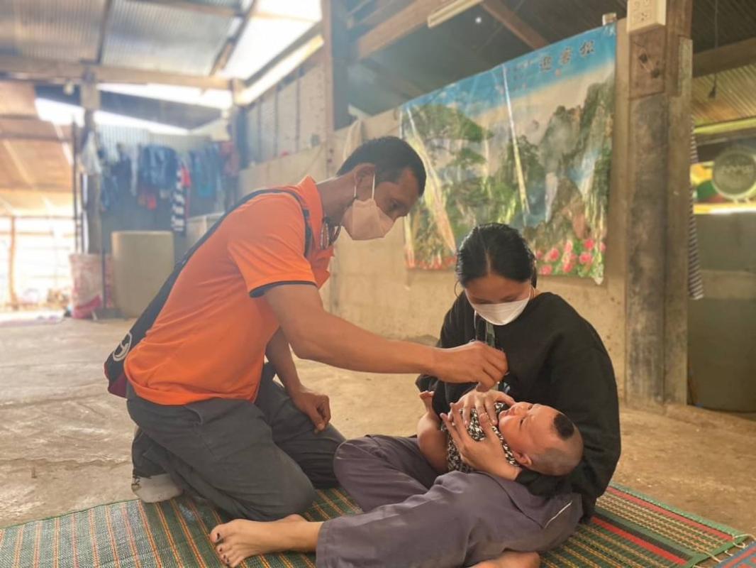 9 มีนาคม 2566 จนท.รพ.สต.บ้านสันป่าไร่ ออกหน่วยฉีดวัคซีน,เจาะเลือดตรวจhct,จ่ายยาpara syr,ferrous syr เด็กม.6 บ้านห้วยกระทิง