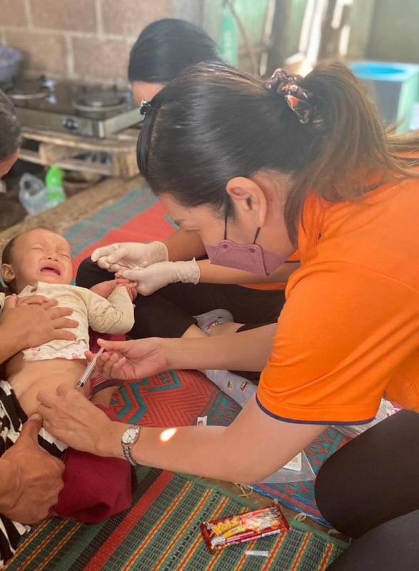 9 มีนาคม 2566 จนท.รพ.สต.บ้านสันป่าไร่ ออกหน่วยฉีดวัคซีน,เจาะเลือดตรวจhct,จ่ายยาpara syr,ferrous syr เด็กม.6 บ้านห้วยกระทิง