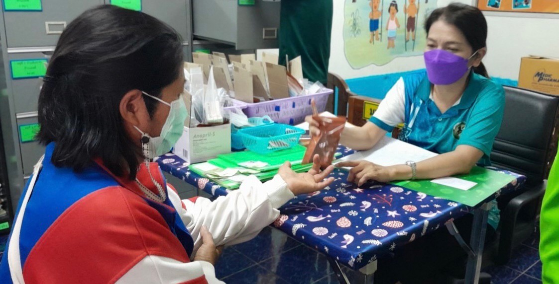 22/3/66 ช่วงบ่าย รพ.สต.บ้านสันป่าไร่ จ่ายยา(ผ่านการ audit จาก พญ.นันทิยา) pt NCD กลุ่ม 3 (HT) , นับจำนวนยาและทบทวนความเข้าใจการทานยา ก่อนกลับบ้าน จำนวน 51 ราย