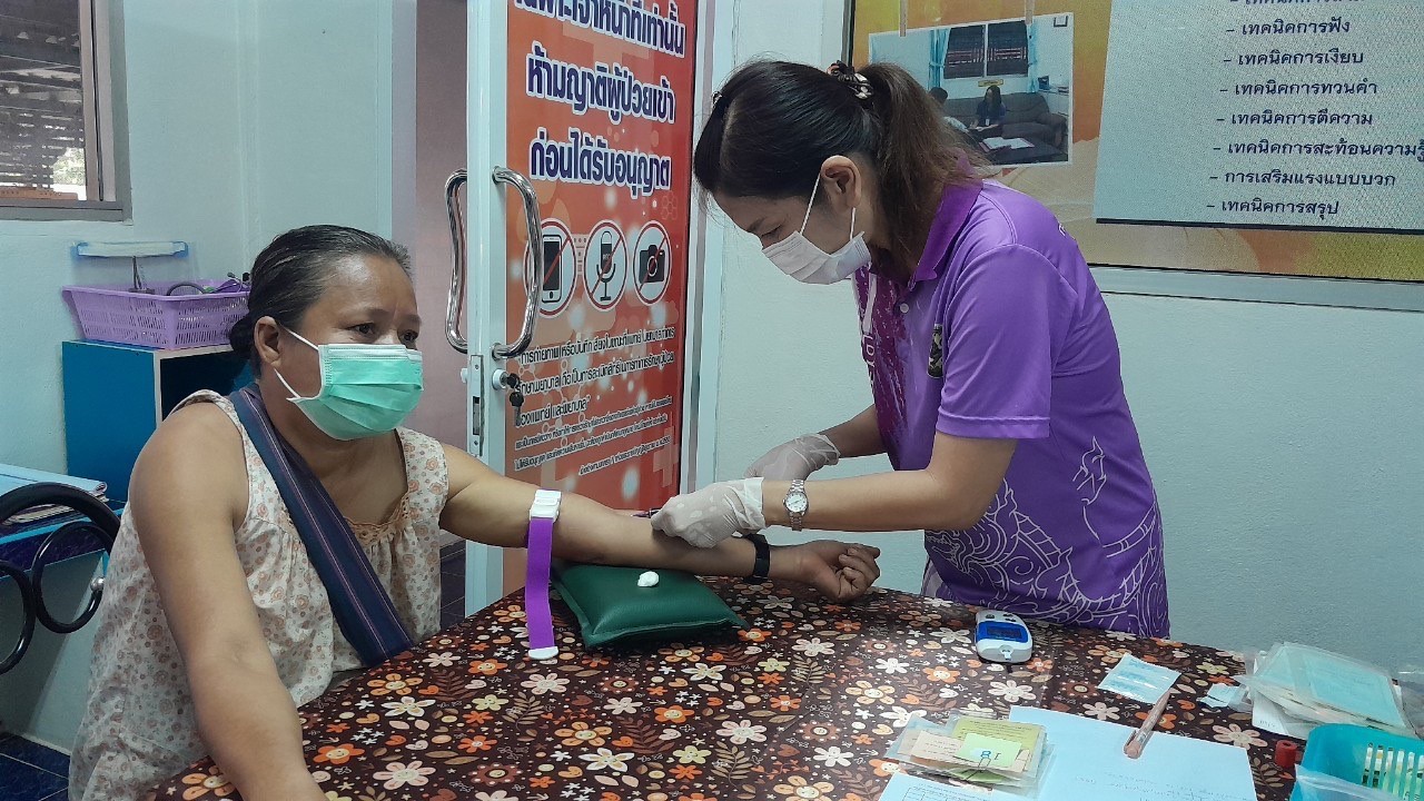 18/4/66 รพ.สต.บ้านสันป่าไร่ เจาะเลือด , วัดความดันฯ , ชั่งน้ำหนัก ผู้ป่วยโรคเบาหวานที่รับยาที่ รพ.สต.บ้านสันป่าไร่ จำนวน 18 ราย