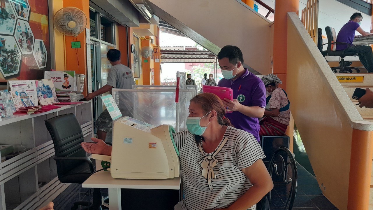 25/4/66 ช่วงบ่าย รพ.สต.บ้านสันป่าไร่ ร่วมกับทีม รพ.แม่ระมาด จ่ายยา , พบแพทย์ , นับจำนวนยา และ ทบทวนความเข้าใจการทานยาก่อนกลับบ้าน ในผู้ป่วยโรคเบาหวานที่รับยาที่ รพ.สต.บ้านสันป่าไร่