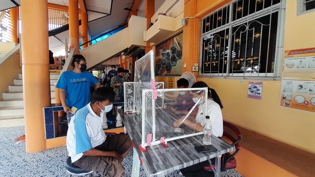 25/4/66 ช่วงบ่าย รพ.สต.บ้านสันป่าไร่ ร่วมกับทีม รพ.แม่ระมาด จ่ายยา , พบแพทย์ , นับจำนวนยา และ ทบทวนความเข้าใจการทานยาก่อนกลับบ้าน ในผู้ป่วยโรคเบาหวานที่รับยาที่ รพ.สต.บ้านสันป่าไร่