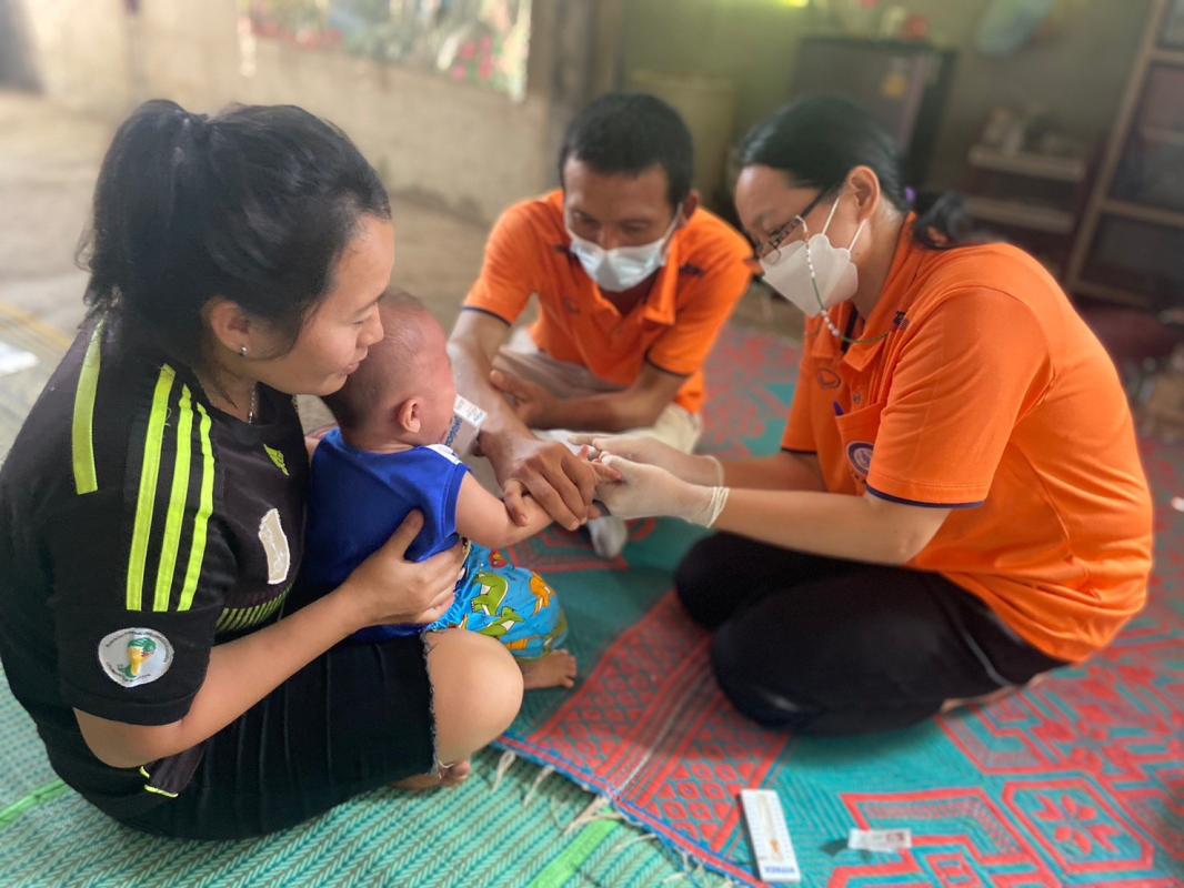 11/5/66 จนท.รพ.สต.บ้านสันป่าไร่ ออกหน่วยฉีดวัคซีนเด็กอายุ 0-5 ปี,เจาะเลือดตรวจ hct ,จ่ายยา para/ferrous syr ,ยืนยันตัวตน(Authen) พื้นที่ หมู่ 6 บ้านห้วยกระทิง ต.พระธาตุ