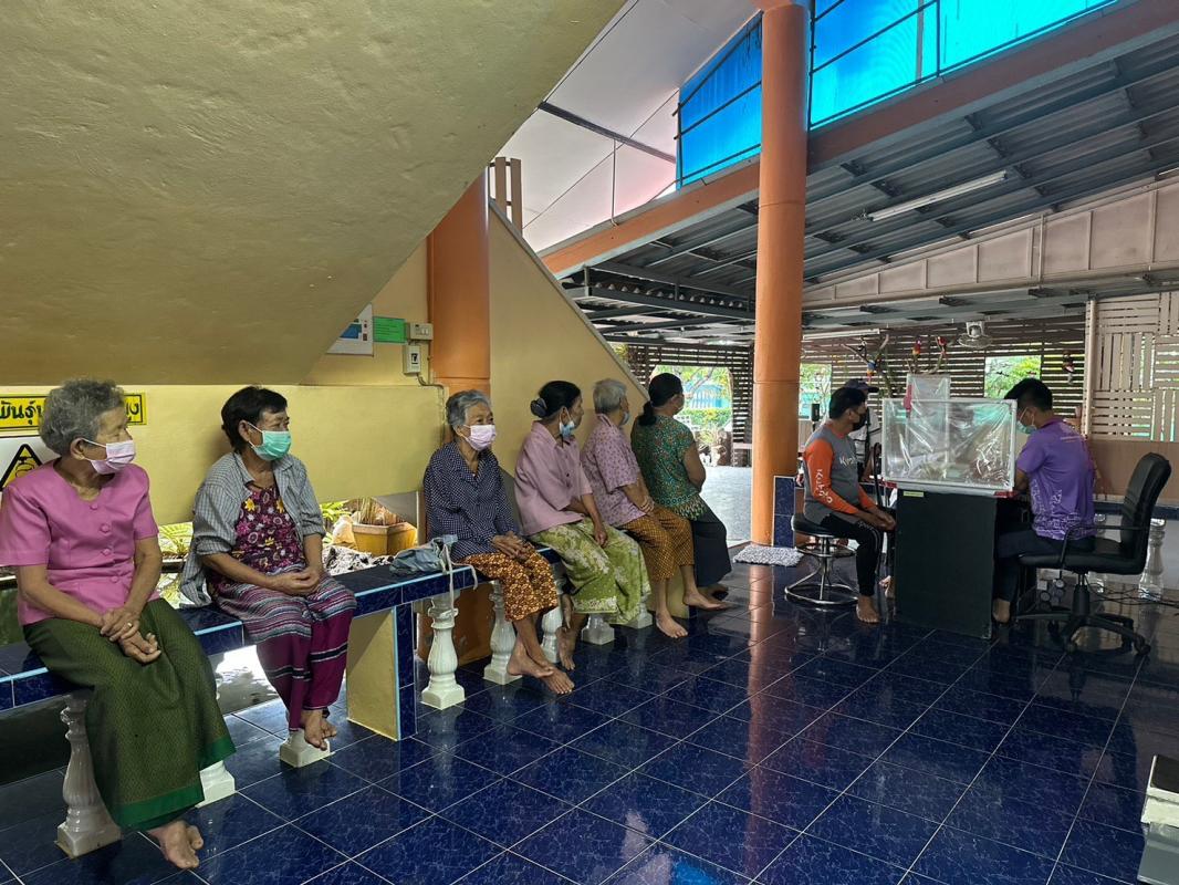 16/5/66 รพ.สต.บ้านสันป่าไร่ วัดความดันโลหิต,เจาะเลือด,ชั่งน้ำหนัก,วัดรอบเอว,ทำAuthenยืนยันตัวตน ผู้ป่วยโรคความดันโลหิตสูง(กลุ่ม2/3) ที่รับยาที่ รพ.สต.บ้านสันป่าไร่ จำนวน 52 ราย