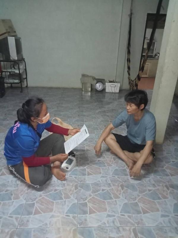 จนท.รพ.สต.บ้านสันป่าไร่ร่วมกับอสม.ม.3บ้านป่าไร่เหนือให้ความรู้ คำแนะนำเกี่ยวกับ 10 สัญญานเตือนเสี่ยงฆ่าตัวตายพร้อมทั้งติดป้าย 10 สัญญานเตือนเสี่ยงฆ่าตัวตาย จำนวน 278 หลังคาเรือน