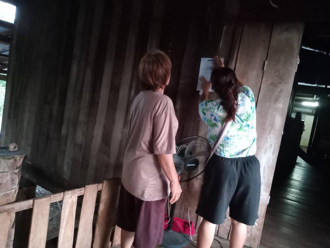 จนท.รพ.สต.บ้านสันป่าไร่ร่วมกับอสม.ม.3บ้านป่าไร่เหนือให้ความรู้ คำแนะนำเกี่ยวกับ 10 สัญญานเตือนเสี่ยงฆ่าตัวตายพร้อมทั้งติดป้าย 10 สัญญานเตือนเสี่ยงฆ่าตัวตาย จำนวน 278 หลังคาเรือน