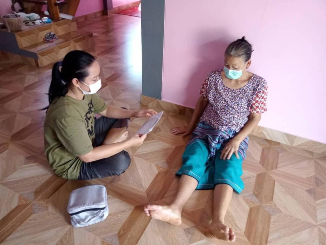 จนท.รพ.สต.บ้านสันป่าไร่ร่วมกับอสม.ม.3บ้านป่าไร่เหนือให้ความรู้ คำแนะนำเกี่ยวกับ 10 สัญญานเตือนเสี่ยงฆ่าตัวตายพร้อมทั้งติดป้าย 10 สัญญานเตือนเสี่ยงฆ่าตัวตาย จำนวน 278 หลังคาเรือน